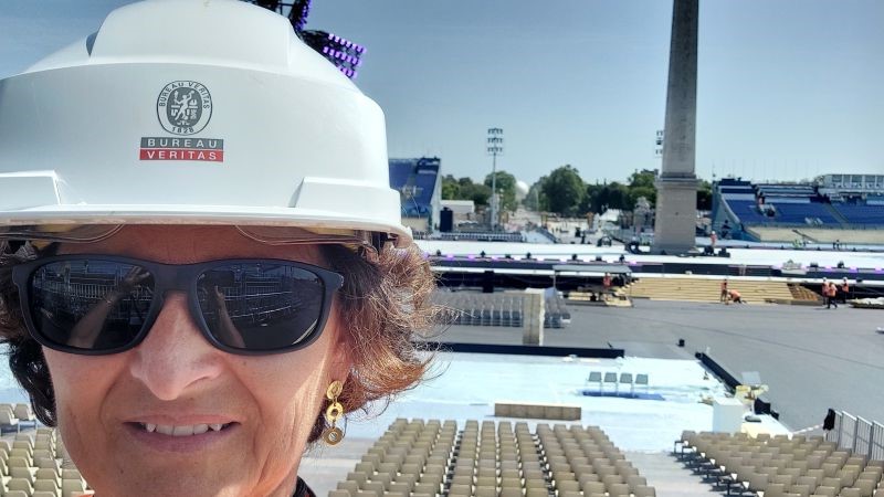 Angelier Isabelle sur la place de la concorde