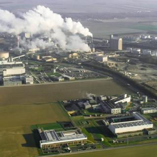 Près de Reims, une quinzaine d’usines et de laboratoires mutualisent matières premières, eau, énergie, effluents, et même R&D. Une économie de ressources prometteuse pour rendre les usines plus propres.