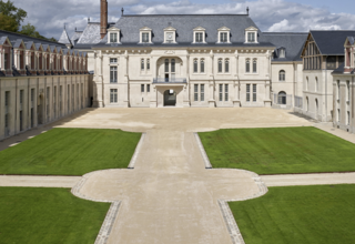 Cour des Offices du Château de Villers-Cotterêts après restauration  © Pierre-Olivier Deschamps / Agence Vu’ – CMN